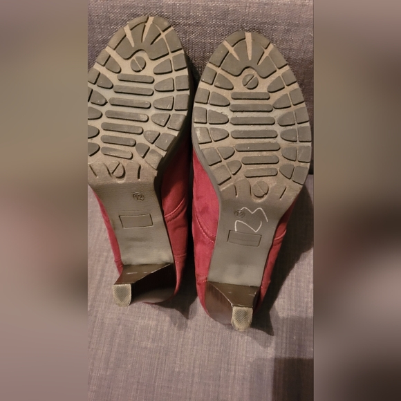 Boots - Picture 5 of 7